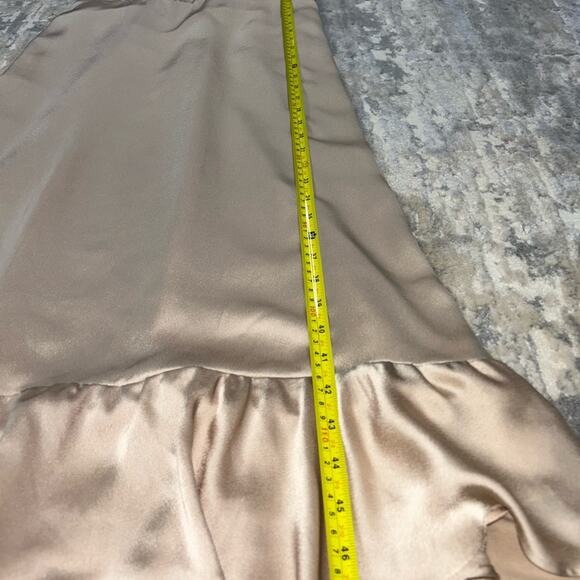Show Me Your Mumu Alexis Midi in Champagne Luxe Satin size Large - Picture 9 of 13